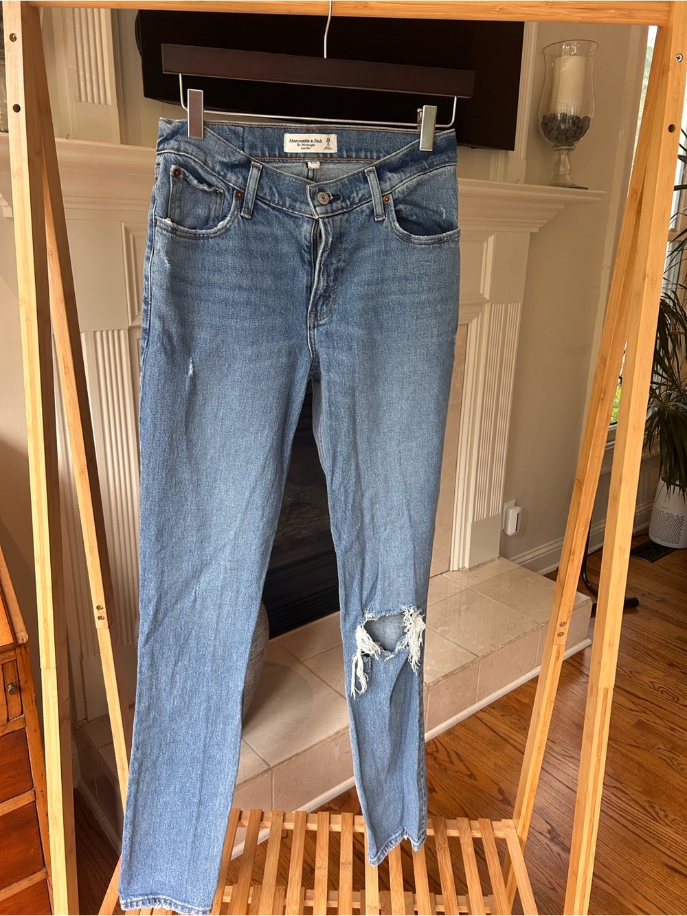 *can’t ship until 05/16* Abercrombie & Fitch LONG The 90s Straight Low Rise